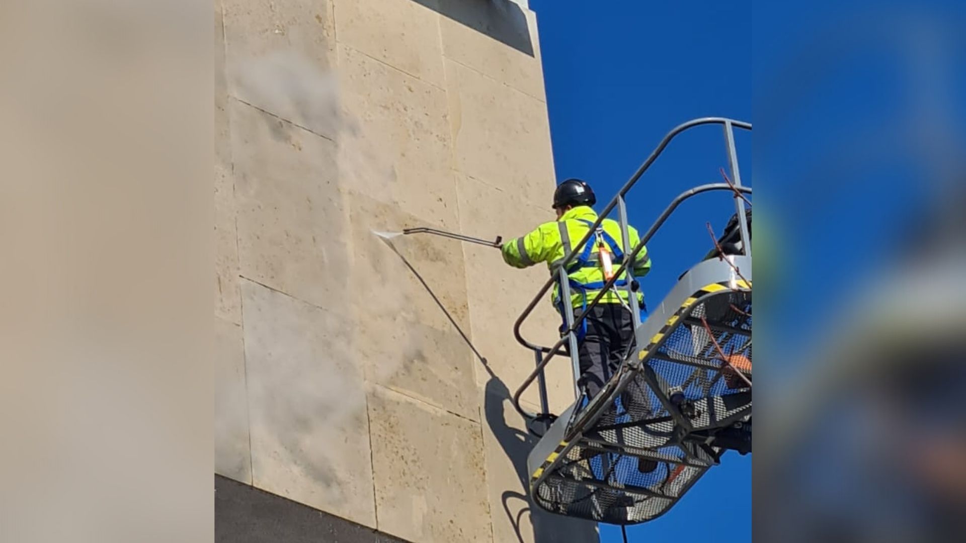 Render Cleaning outside facade